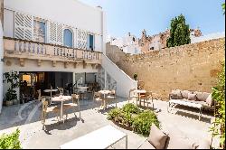 Rehabilitated 18th century building in the centre of Ciutadella