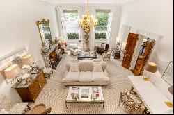 Luxury flat on one of South Kensington’s most prestigious private squares