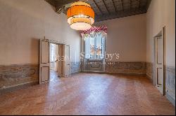 Turn-key apartment in noble palazzo