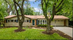 Classic Tanglewood Home in Clayton Schools