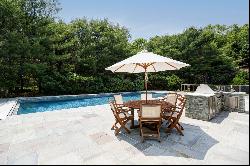 Beautiful Wainscott Contemporary situated on 5 Acres