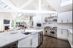 Beautiful Wainscott Contemporary situated on 5 Acres