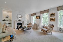 Iconic two-bedroom flat in Mayfair