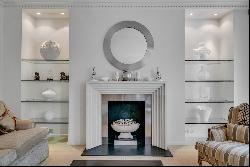 Iconic two-bedroom flat in Mayfair