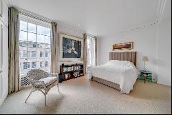 Iconic two-bedroom flat in Mayfair