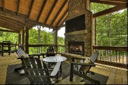 Foster Cove Lodge - Rustic Warmth and Contemporary Flair