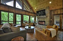 Foster Cove Lodge - Rustic Warmth and Contemporary Flair