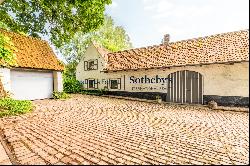 EXCLUSIVITY CROSS, magnificent farm with outbuildings, divisible and piscinable