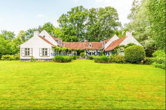 EXCLUSIVITY CROSS, magnificent farm with outbuildings, divisible and piscinable