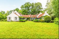 EXCLUSIVITY CROSS, magnificent farm with outbuildings, divisible and piscinable