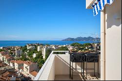 Cannes Penthouse with Panoramic Sea View