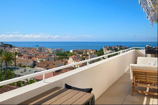 Cannes Penthouse with Panoramic Sea View