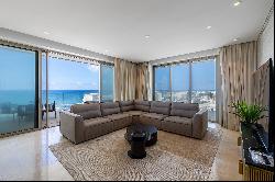 Three Bedroom Luxury Sea View Apartment in Pafos