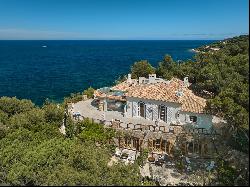 Villa Elisabeth: Exceptional Waterfront Property in the Parcs of Saint-Tropez