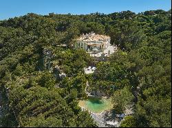 Villa Elisabeth: Exceptional Waterfront Property in the Parcs of Saint-Tropez