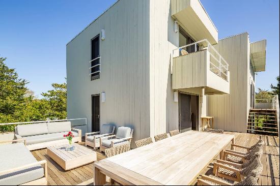 Amagansett South near Ocean with Style