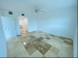 14951 Royal Oaks Ln Unit 405, North Miami FL 33181