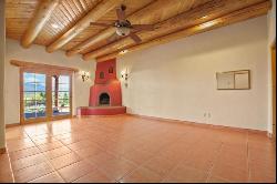 386 Los Cordovas Rd, Ranchos De Taos NM 87557