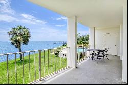 615 Bayshore Dr Unit 201, Pensacola FL 32507