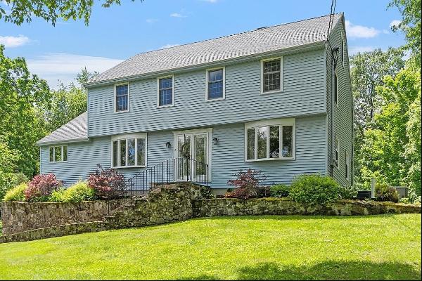 18 Crown Hill Road, Atkinson NH 03811