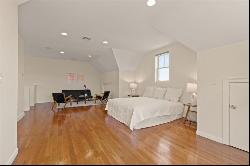 176 Charles St #2, Waltham MA 02453