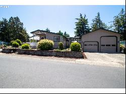 605 Glenbrook Cir, Florence OR 97439