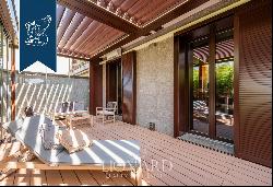 Luxurious penthouse with a spacious outdoor living area for sale a few steps away from Mil