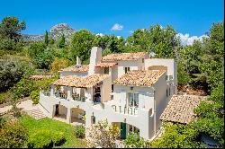 Aubagne, the Garlaban - Provencal Property with Pool