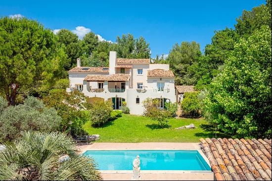 Aubagne, the Garlaban - Provencal Property with Pool