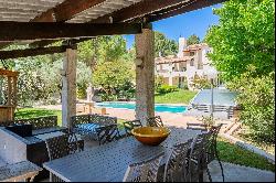 Aubagne, the Garlaban - Provencal Property with Pool