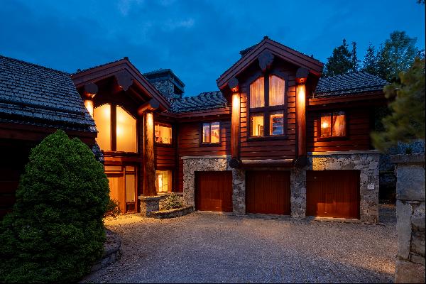 3827 Sunridge Drive, Whistler, BC, V8E 0W1, CANADA