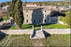 Lioux - Superb renovated Bastide overlooking the Madeleine cliffs