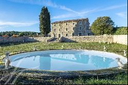 Lioux - Superb renovated Bastide overlooking the Madeleine cliffs