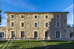 Lioux - Superb renovated Bastide overlooking the Madeleine cliffs