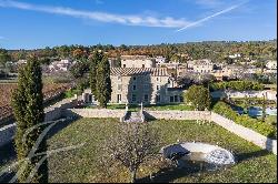 Lioux - Superb renovated Bastide overlooking the Madeleine cliffs