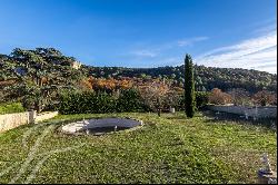 Lioux - Superb renovated Bastide overlooking the Madeleine cliffs