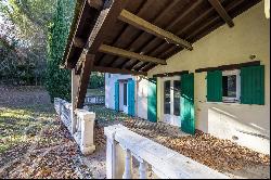 Lacoste - Villa with potential for renovation