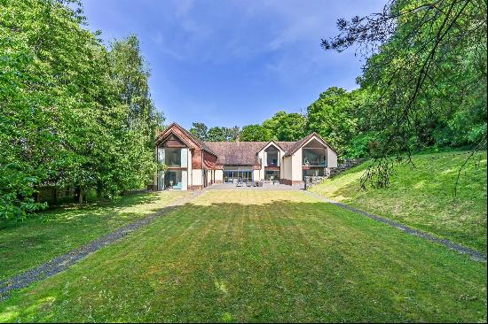 Taylors Hill, Chilham, Canterbury, Kent  CT4 8BZ