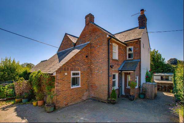 Bullocks Farm Lane, Wheeler End, High Wycombe, Buckinghamshire, HP14