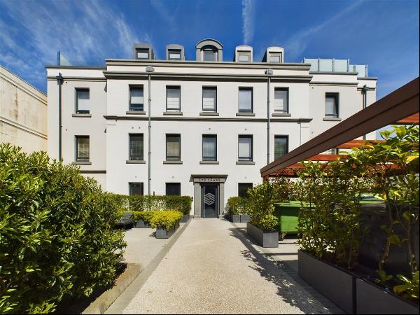 The Soane Top Floor 2 Bed Apt With Parking