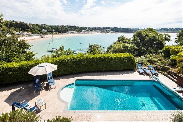 A Spectacular Coastal Residence In St Brelade's Bay