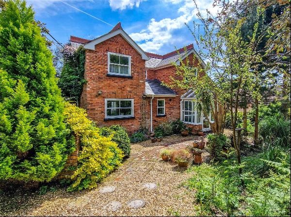 Chewton Common Road, Highcliffe, Christchurch, Dorset, BH23