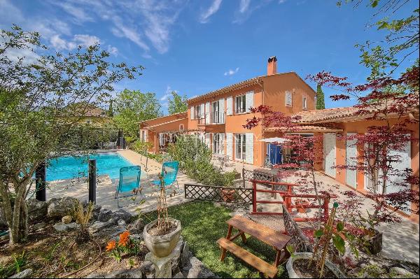 Fayence with swimming pool