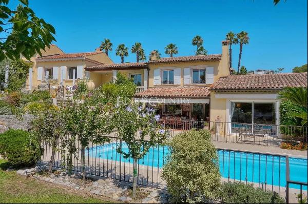 Mougins with panoramic view