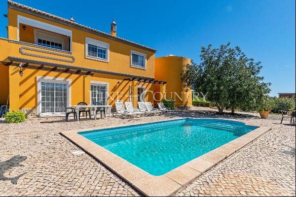 Santa Barbara de Nexe - Charming 6-bedroom Villa with pool and lovely views