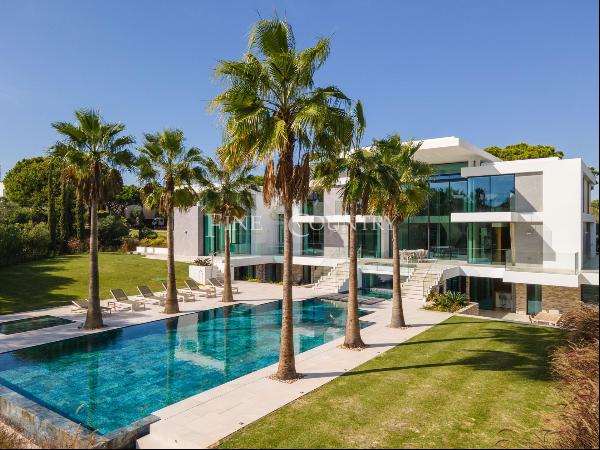 Resplendent oceanview oasis: a Quinta do Lago Villa where luxury meets elegance