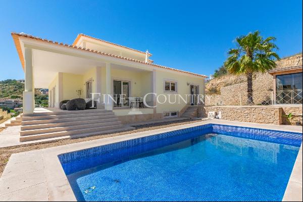 Albufeira - Large 4-bedroom Villa with pool and views to the sea and the Marina