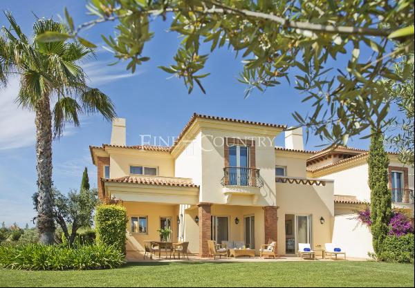 3-bedroom linked Villa on the golf course