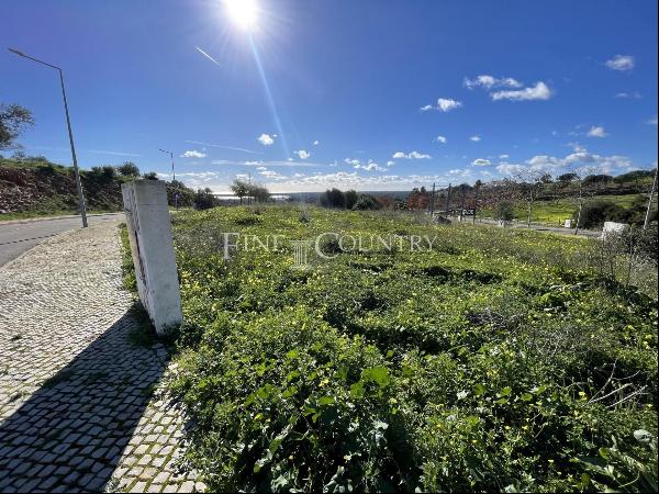 Plot for construction of a detached Villa with swimming pool.