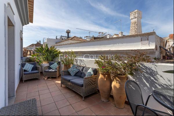 Tavira, historic centre, beautiful 3-bedroom duplex townhouse with terrace